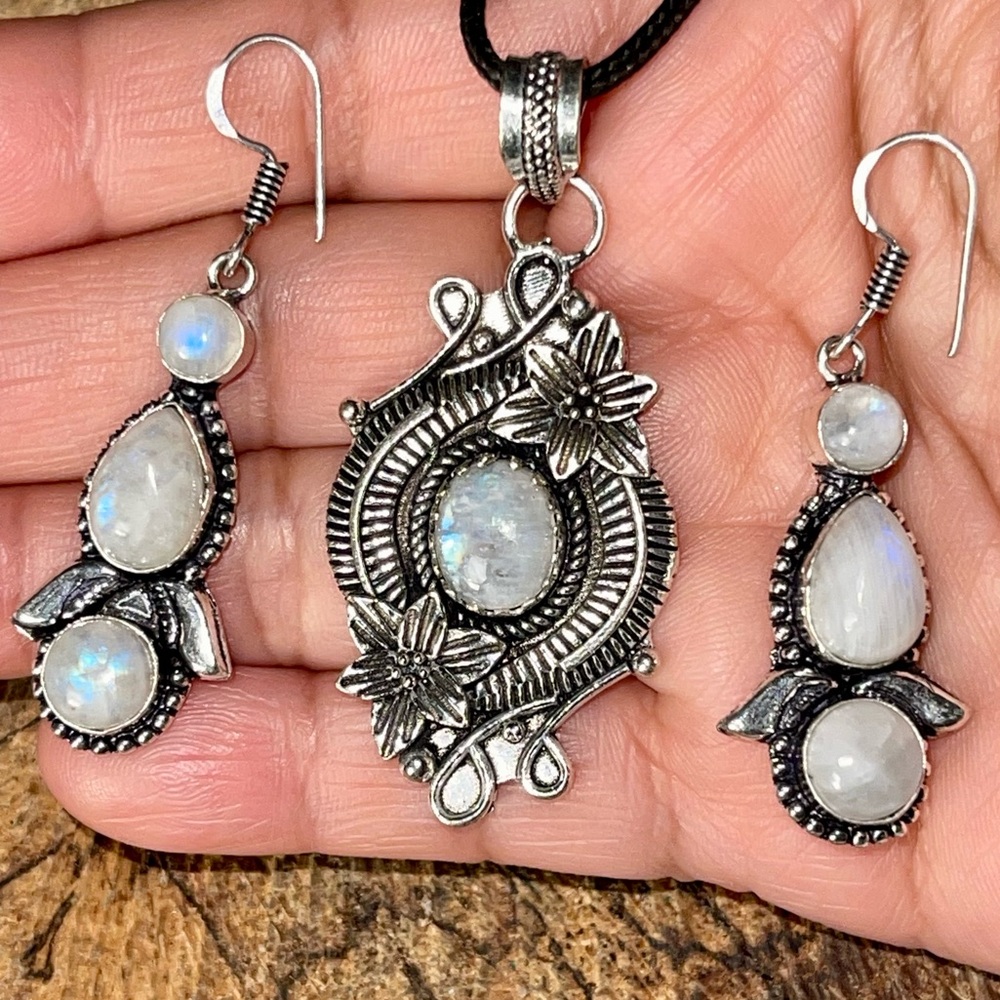 Rainbow Moonstone Pendant & Earrings